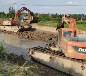 水陸挖機(jī)